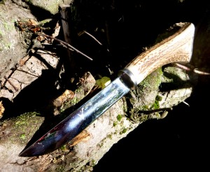 2017 kovaný nůž, nožířská ocel, titan, jelení paroh, 27 cm
